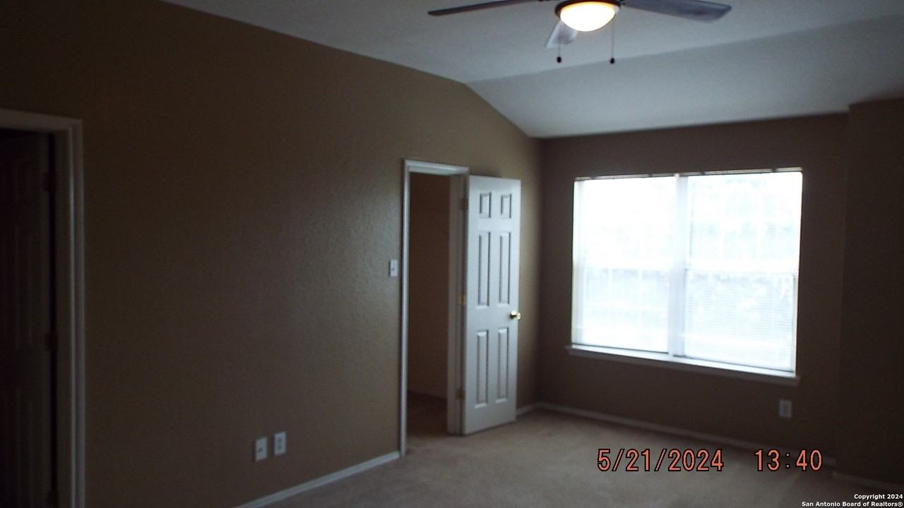 6410 Royal Rdg - Photo 6 of 18