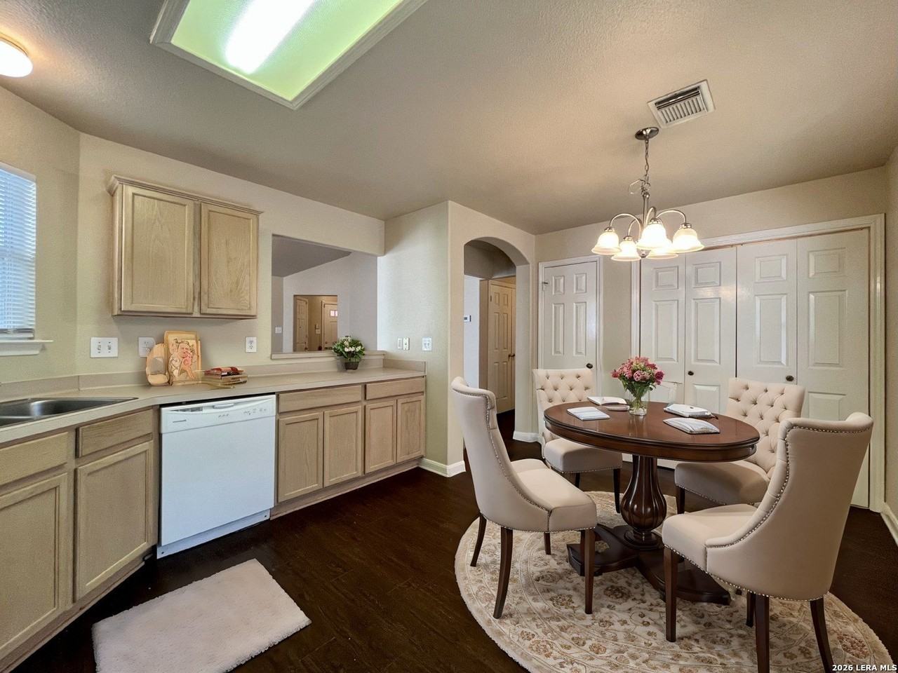 67 Lockspring - Photo 3 of 46