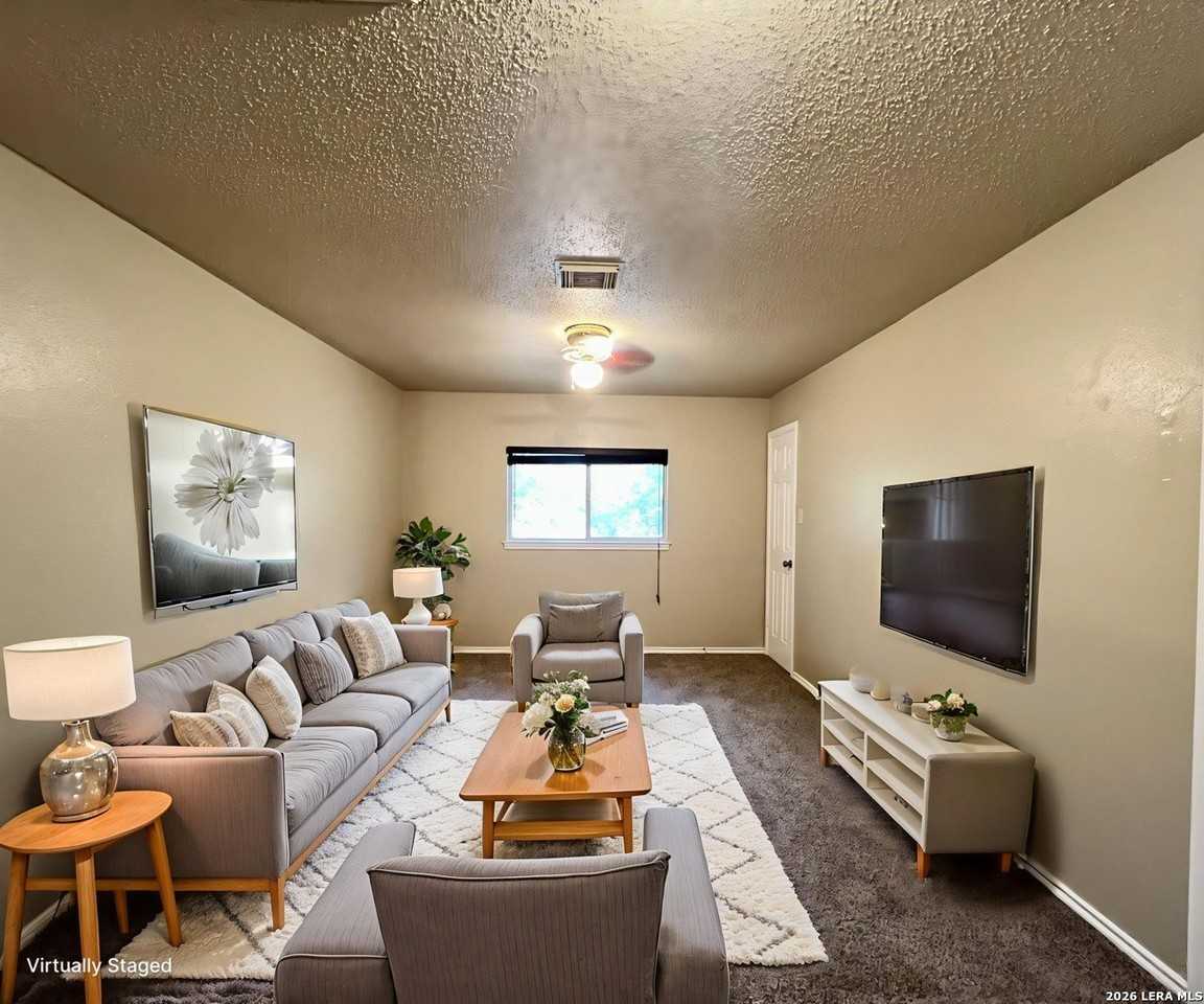 9119 Maverick Pass - Photo 5 of 41