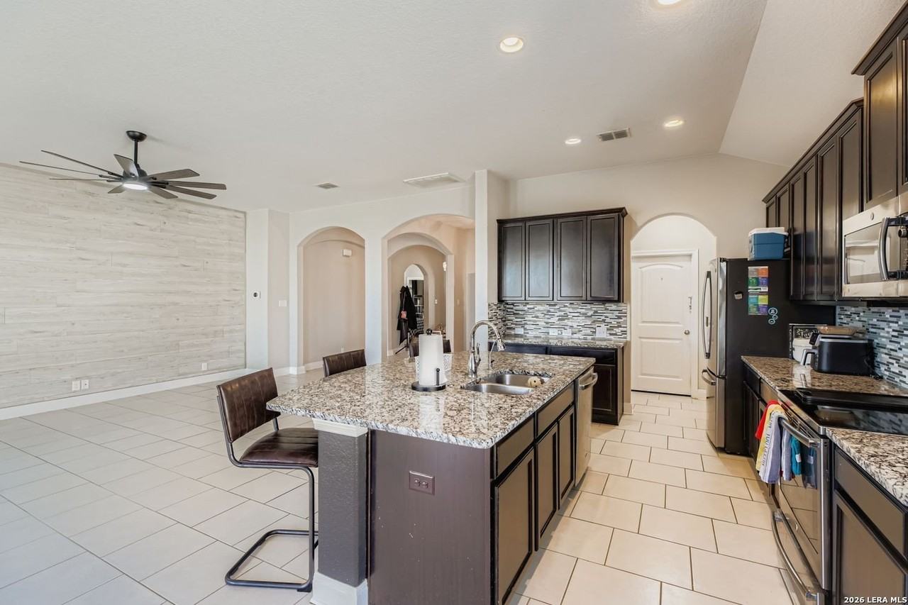 2213 Sungate Dr - Photo 7 of 17