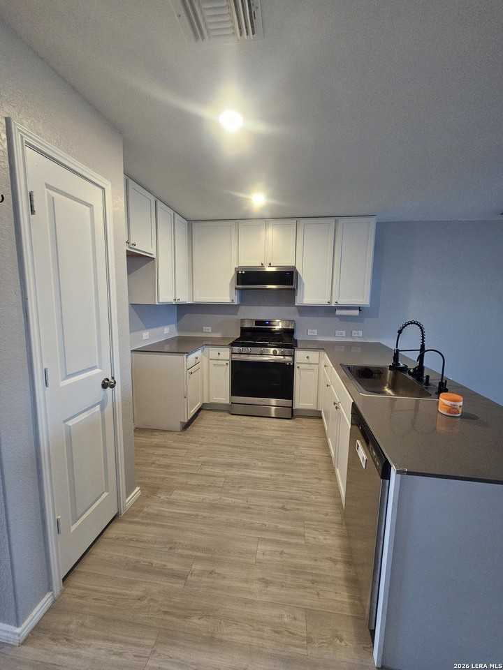 6855 Burgess Rdg - Photo 3 of 22