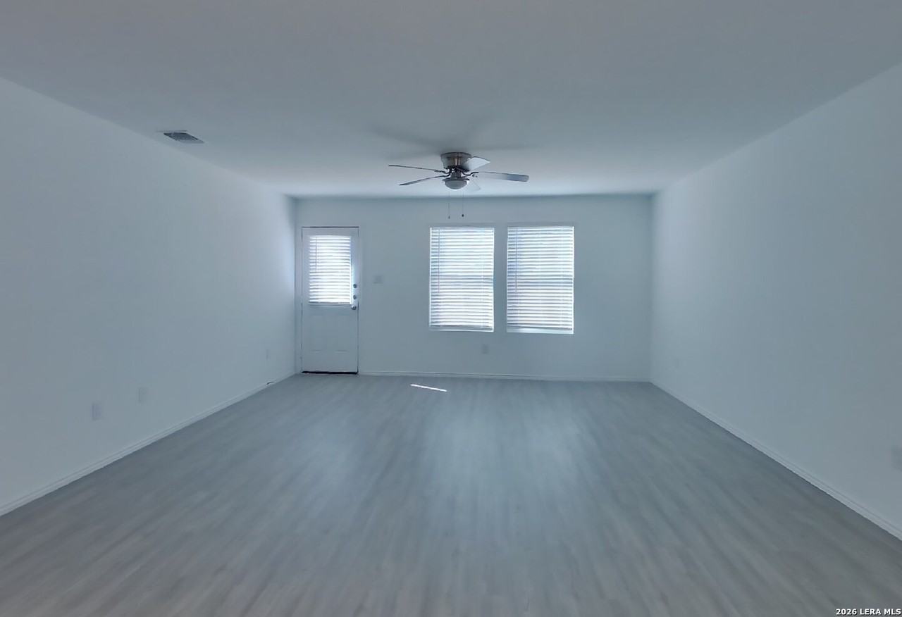 5715 Vista Pt - Photo 2 of 19