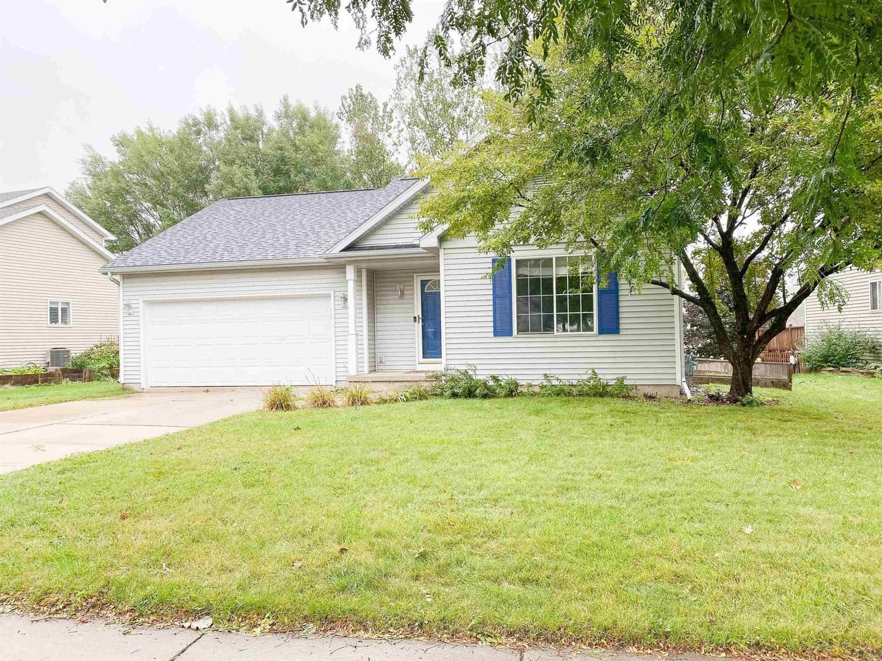 1217 Glacier Hill Dr - Photo 2 of 27