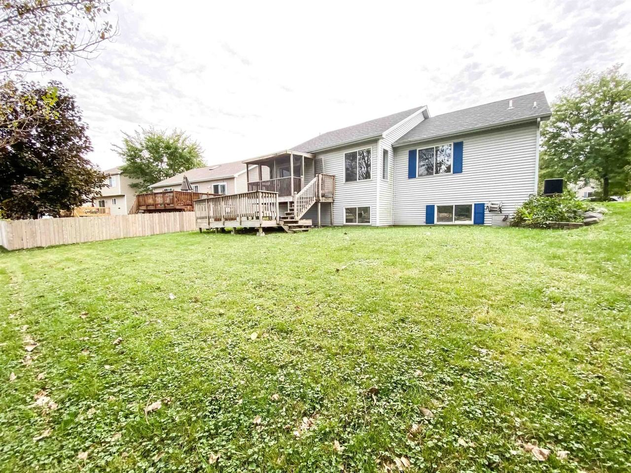 1217 Glacier Hill Dr - Photo 5 of 27