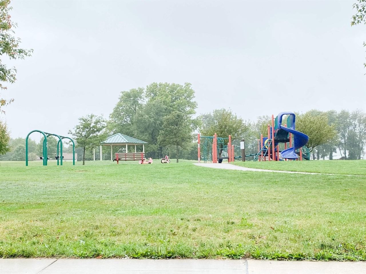 1217 Glacier Hill Dr - Photo 6 of 27