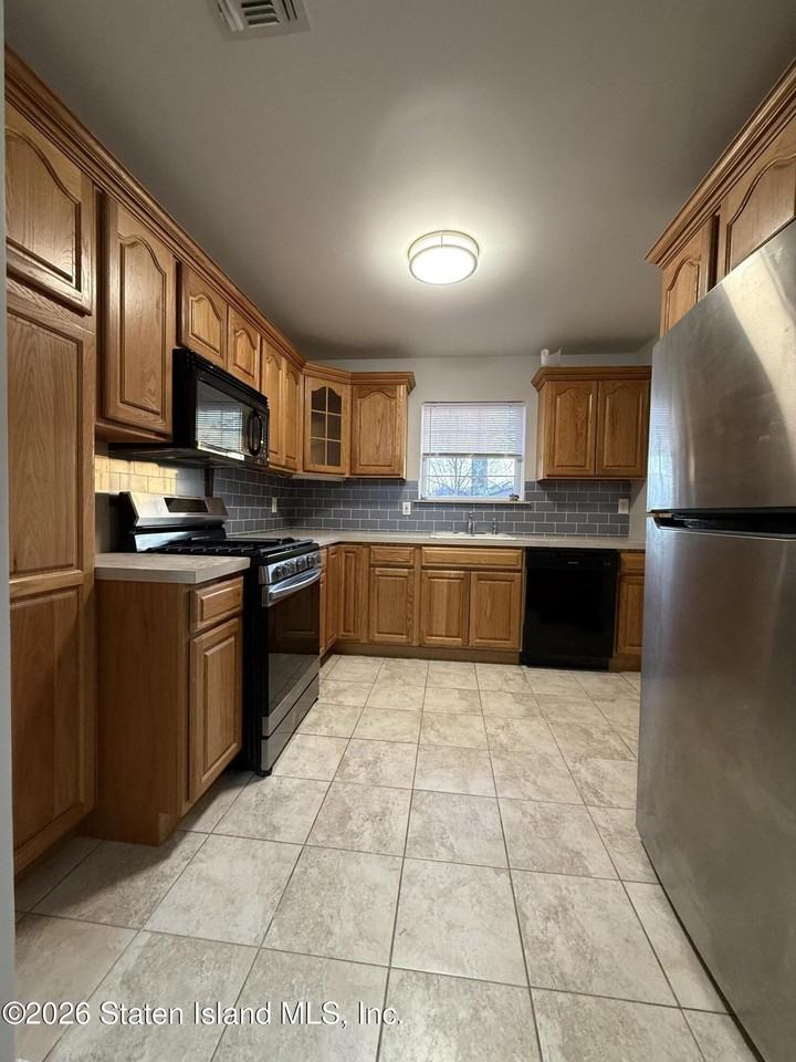 314 Montreal Ave Unit 2 - Photo 4 of 14