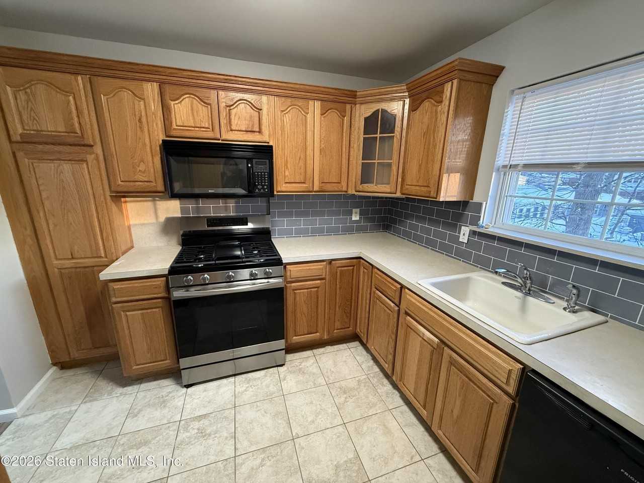 314 Montreal Ave Unit 2 - Photo 5 of 14