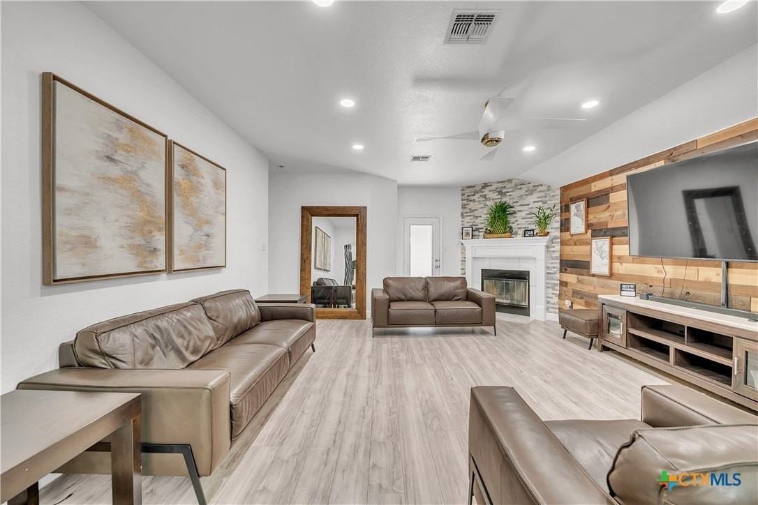 5577 Perdita Dr - Photo 7 of 25