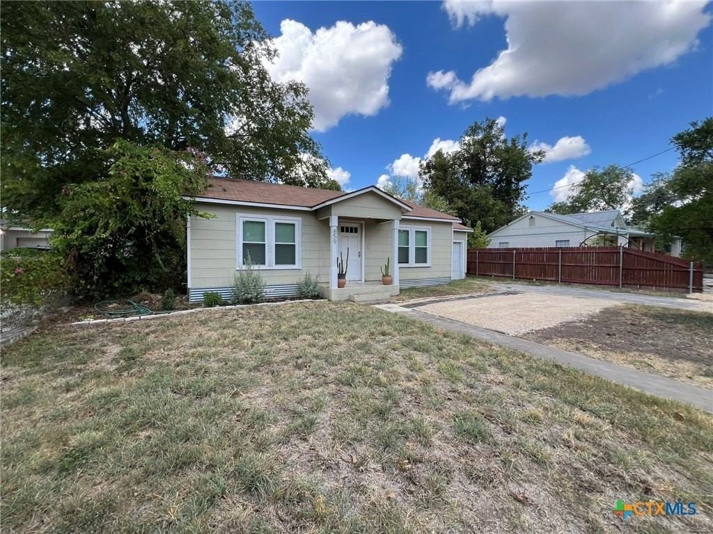 859 Oasis St - Photo 2 of 17