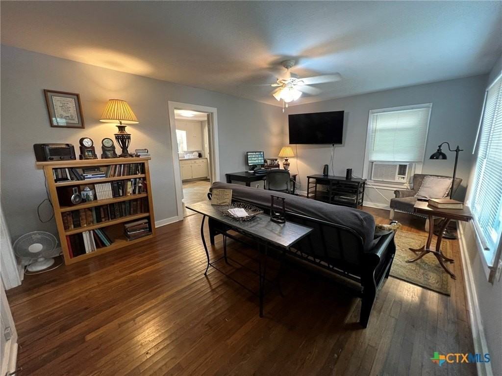 859 Oasis St - Photo 3 of 17