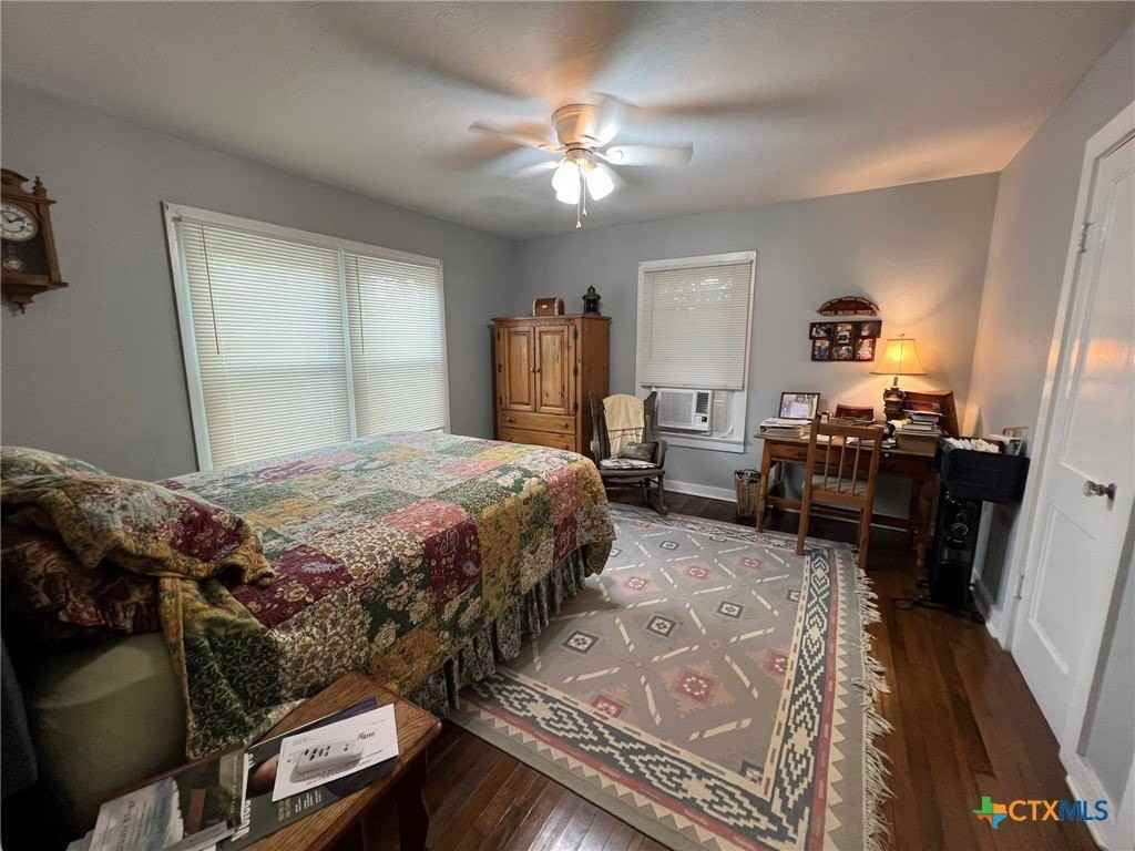 859 Oasis St - Photo 5 of 17