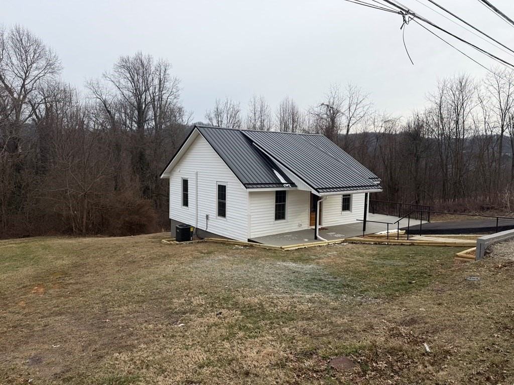 520 Virginia Ave - Photo 5 of 22