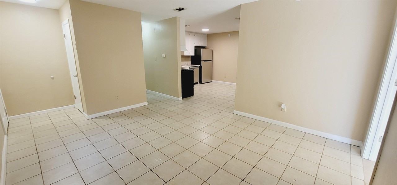 5889 Cypress Cir - Photo 5 of 27