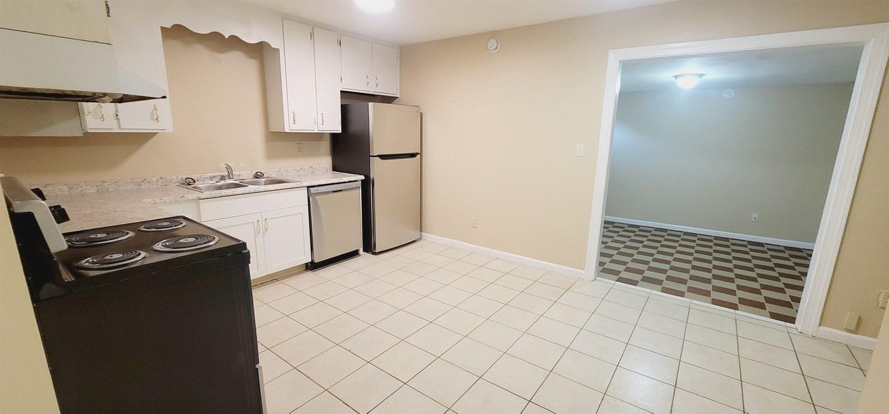 5889 Cypress Cir - Photo 6 of 27