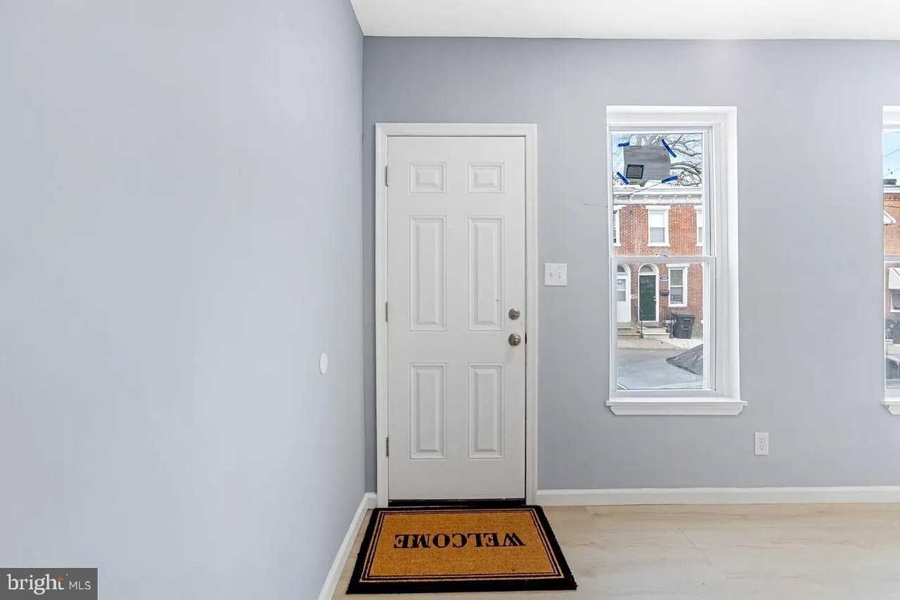 1004 N Spruce St - Photo 2 of 27