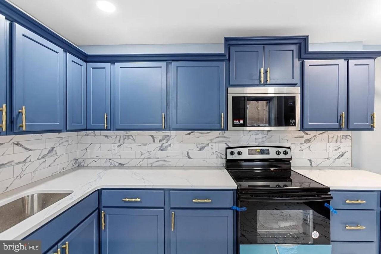 1004 N Spruce St - Photo 5 of 27