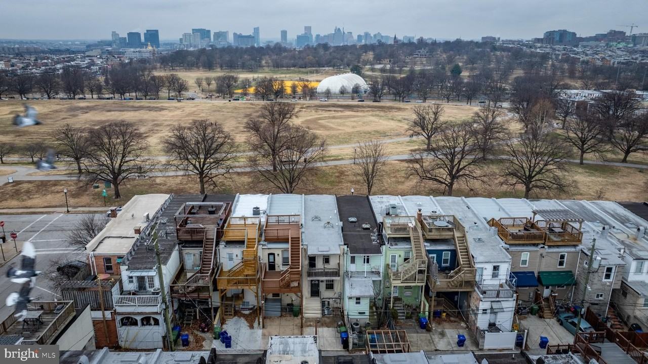 263 S Ellwood Ave - Photo 6 of 49