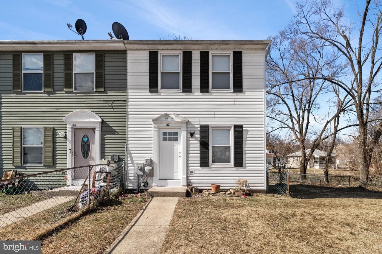 42 Holcumb Ct - Photo 2 of 41