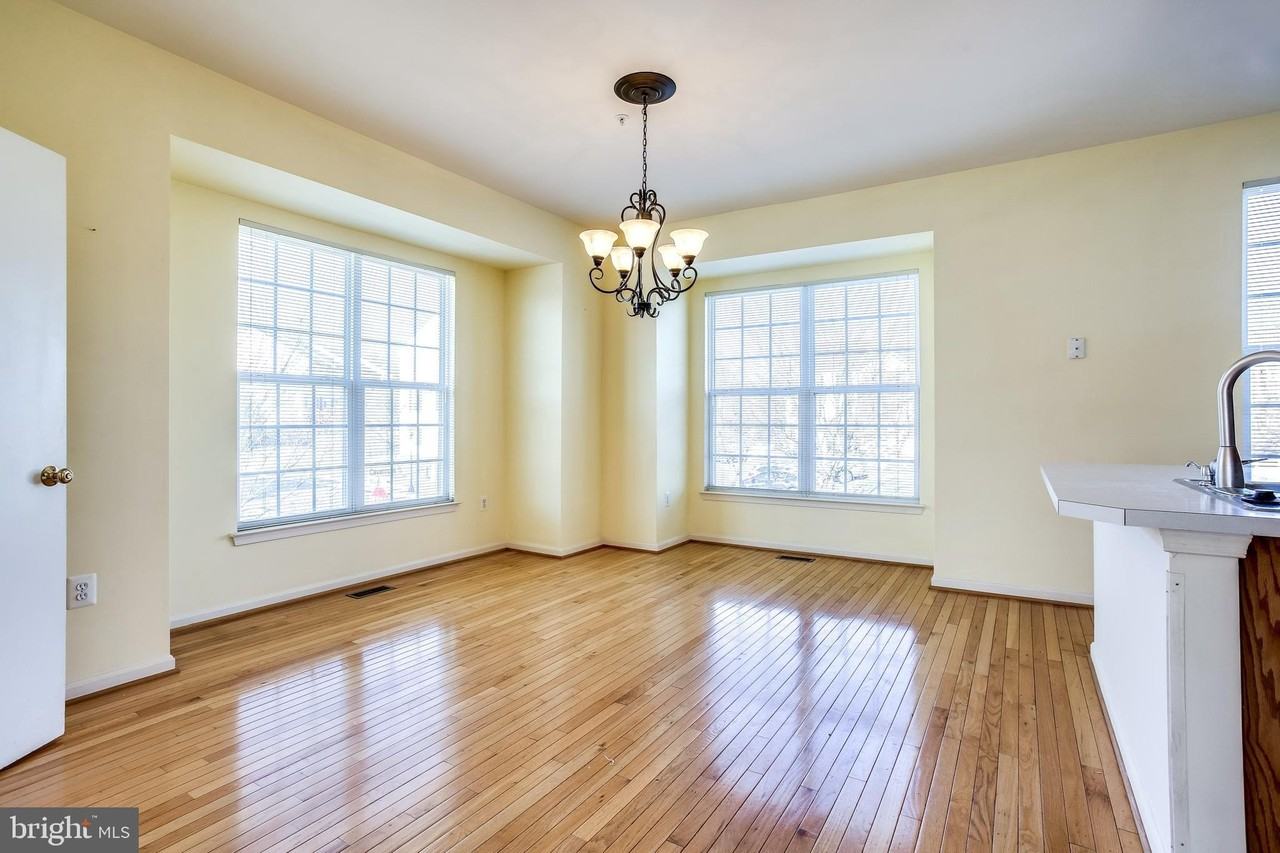 100 Penwick Cir - Photo 3 of 18