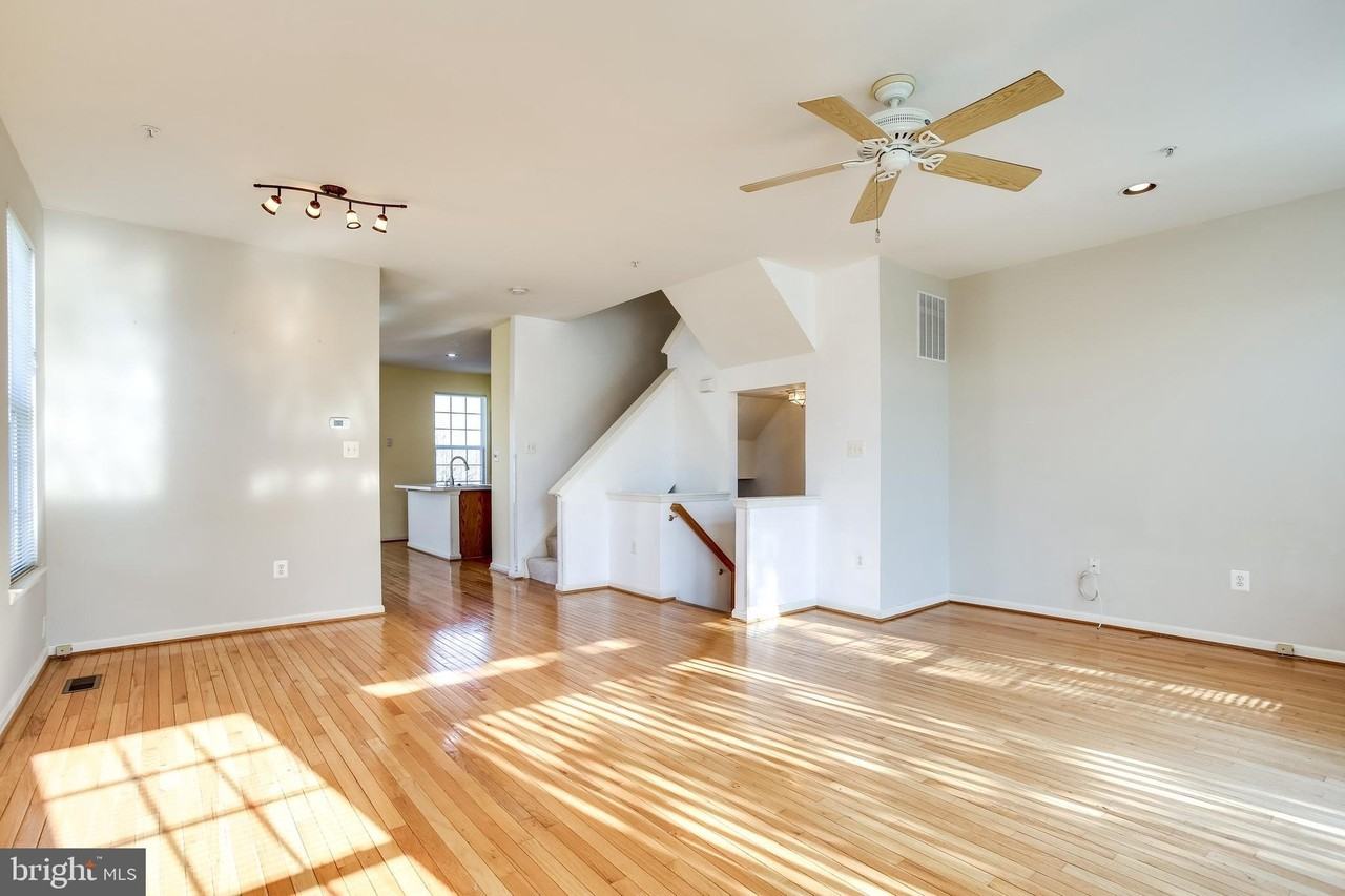 100 Penwick Cir - Photo 5 of 18