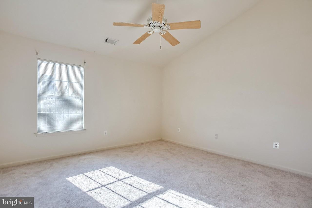 100 Penwick Cir - Photo 6 of 18