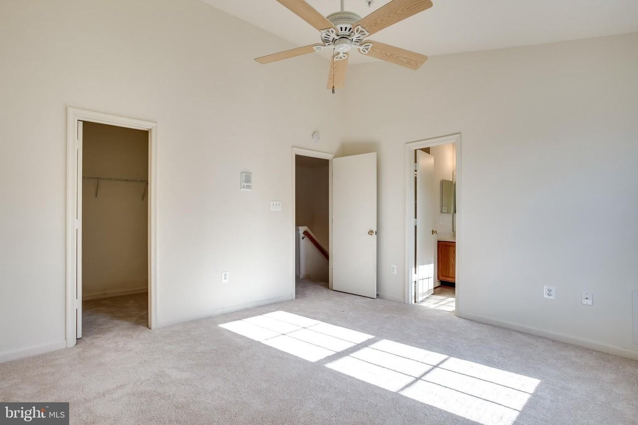 100 Penwick Cir - Photo 7 of 18