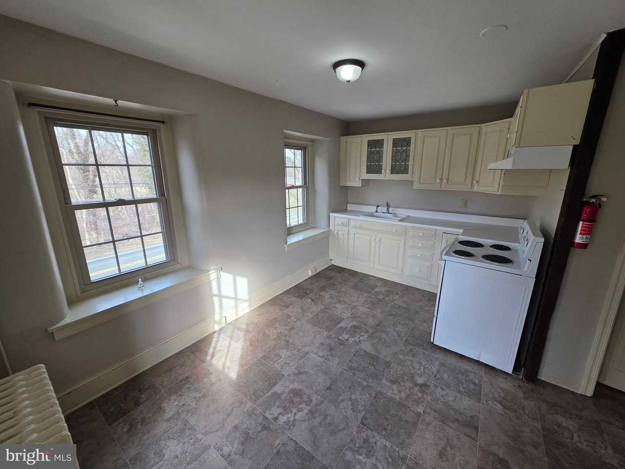 2022 E Main St Unit 2 - Photo 6 of 22