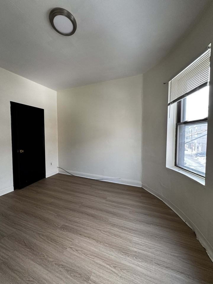 125 Chestnut Street #2 - Photo 3 of 14