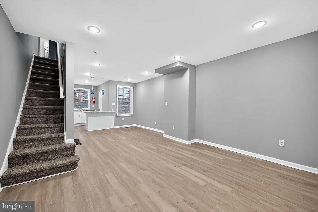 1333 S Newkirk St - Photo 5 of 31