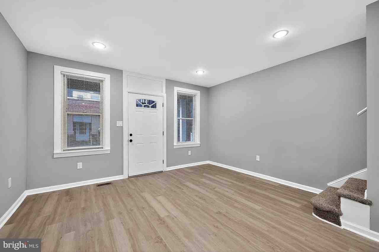 1333 S Newkirk St - Photo 6 of 31