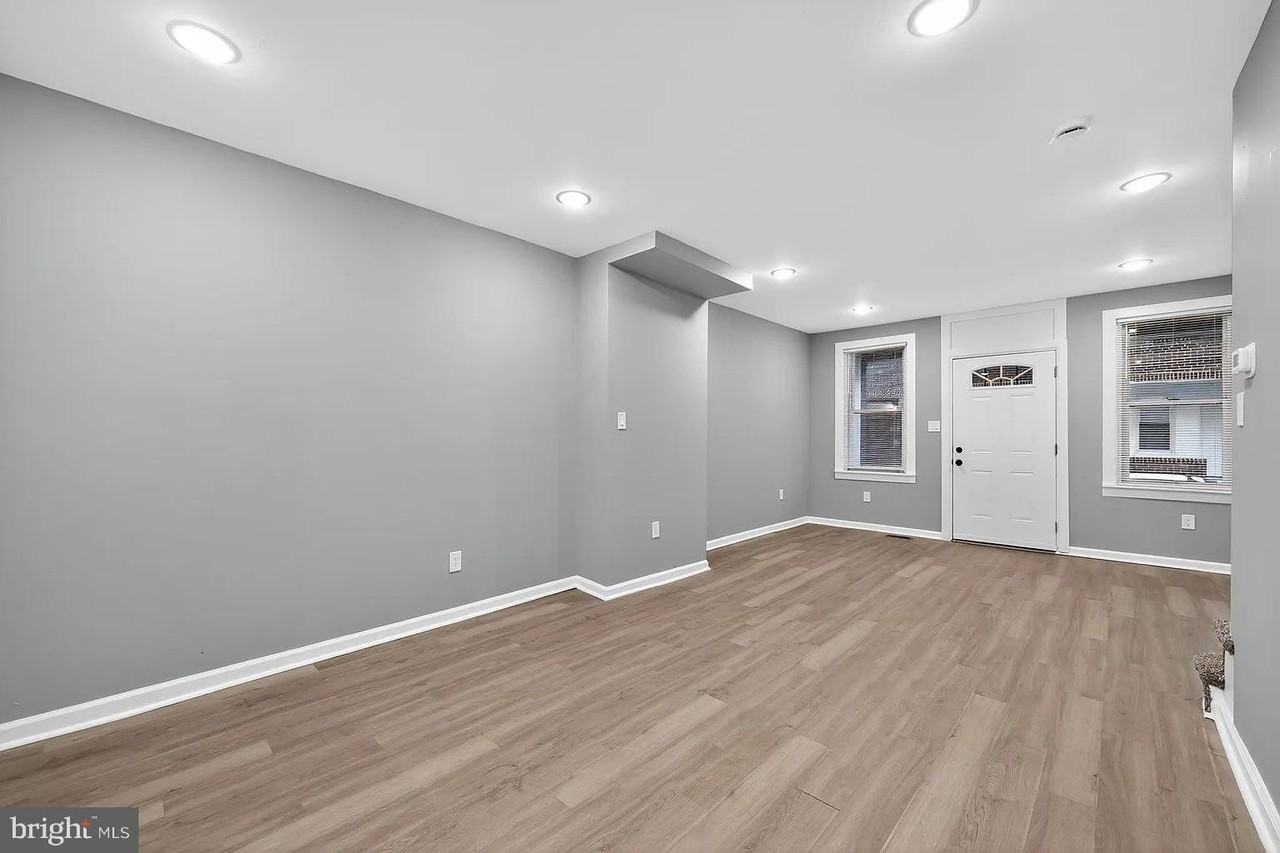 1333 S Newkirk St - Photo 7 of 31