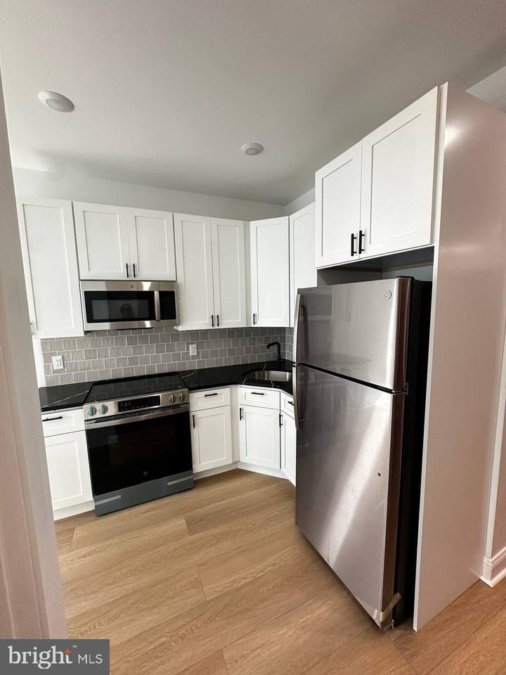 1229 W Somerset St Unit B - Photo 5 of 25