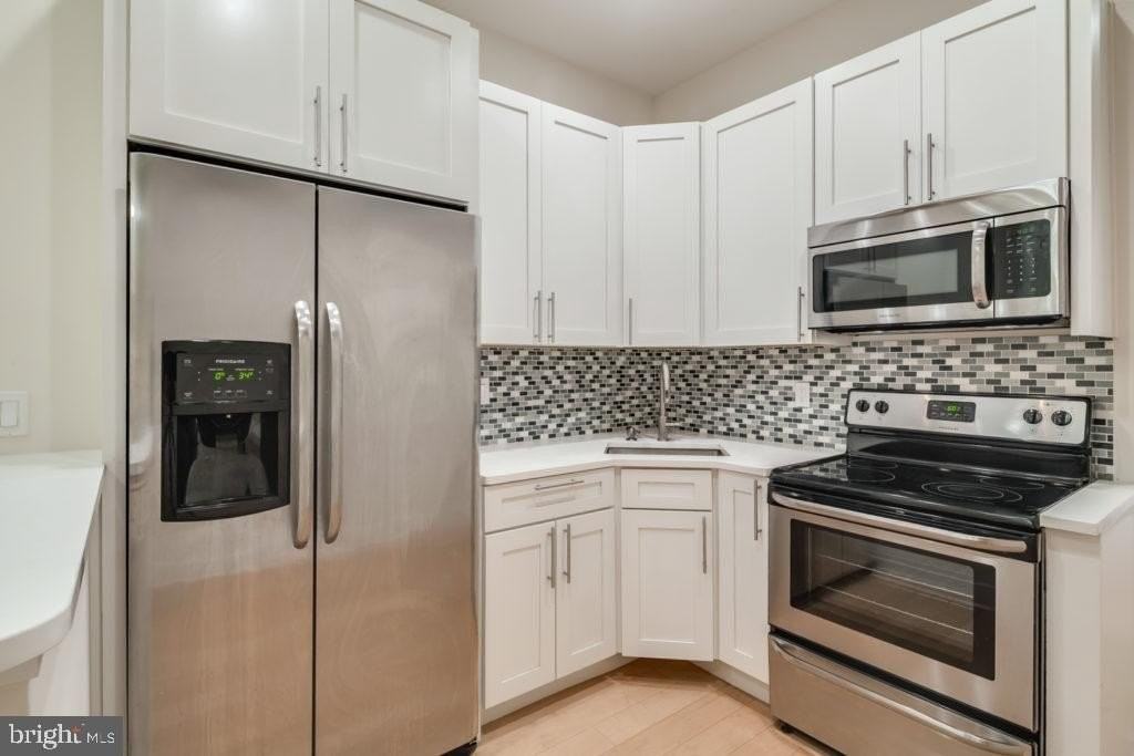 1305 Locust St #3B - Photo 2 of 9