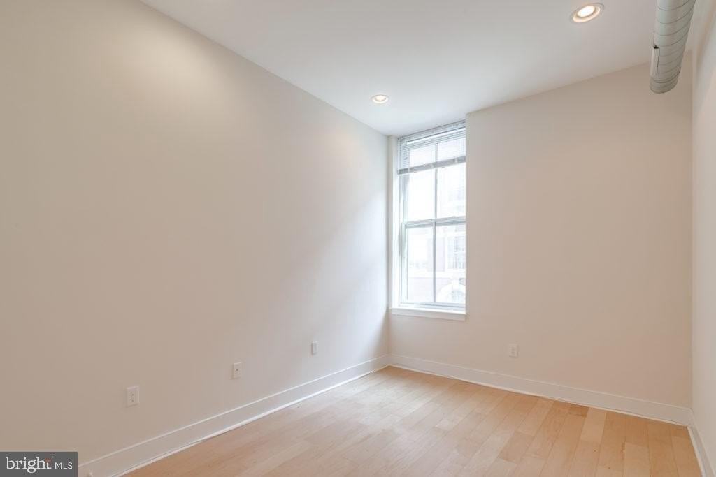 1305 Locust St #3B - Photo 5 of 9
