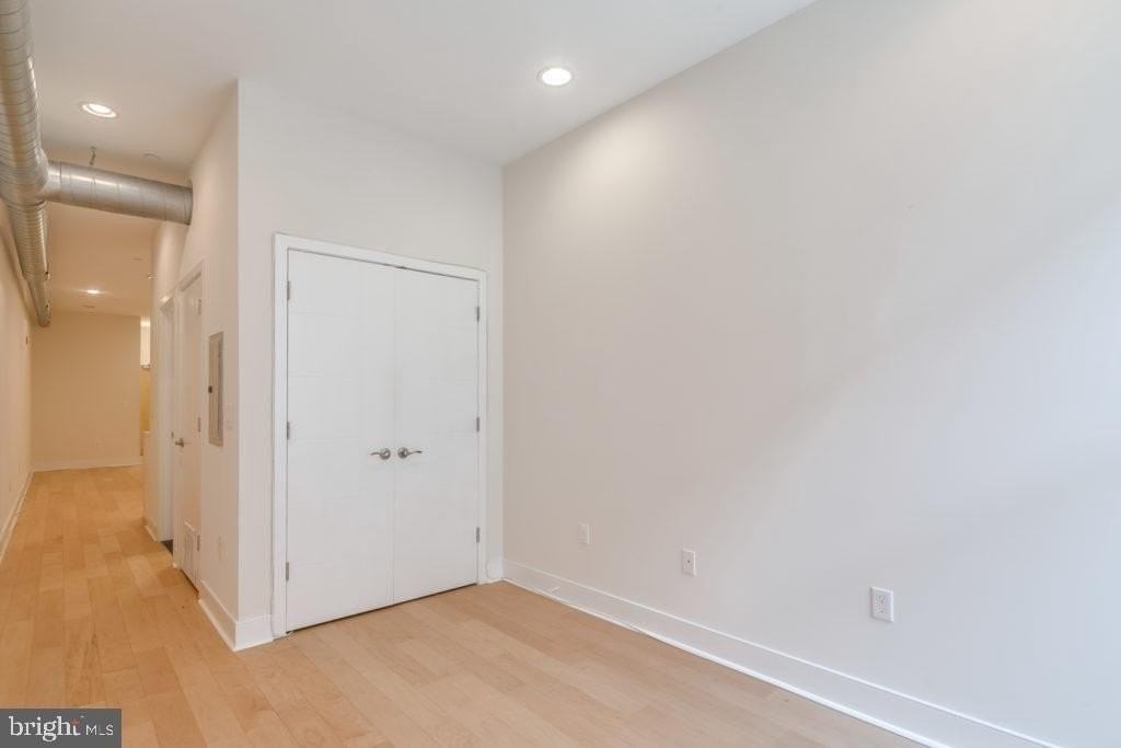 1305 Locust St #3B - Photo 6 of 9