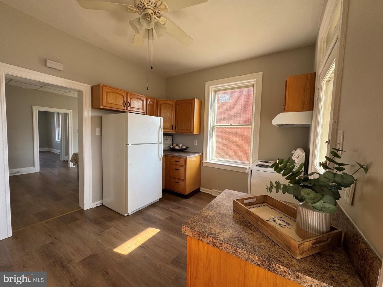 1534 3rd Ave - Photo 6 of 12