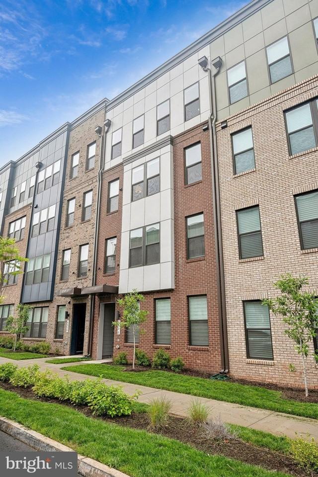 4610 Olivine Dr Unit 84 - Photo 2 of 40