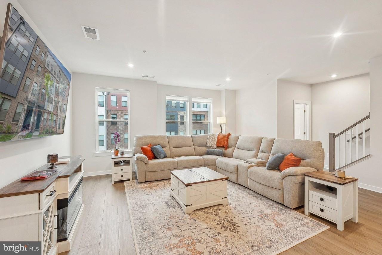 4610 Olivine Dr Unit 84 - Photo 4 of 40