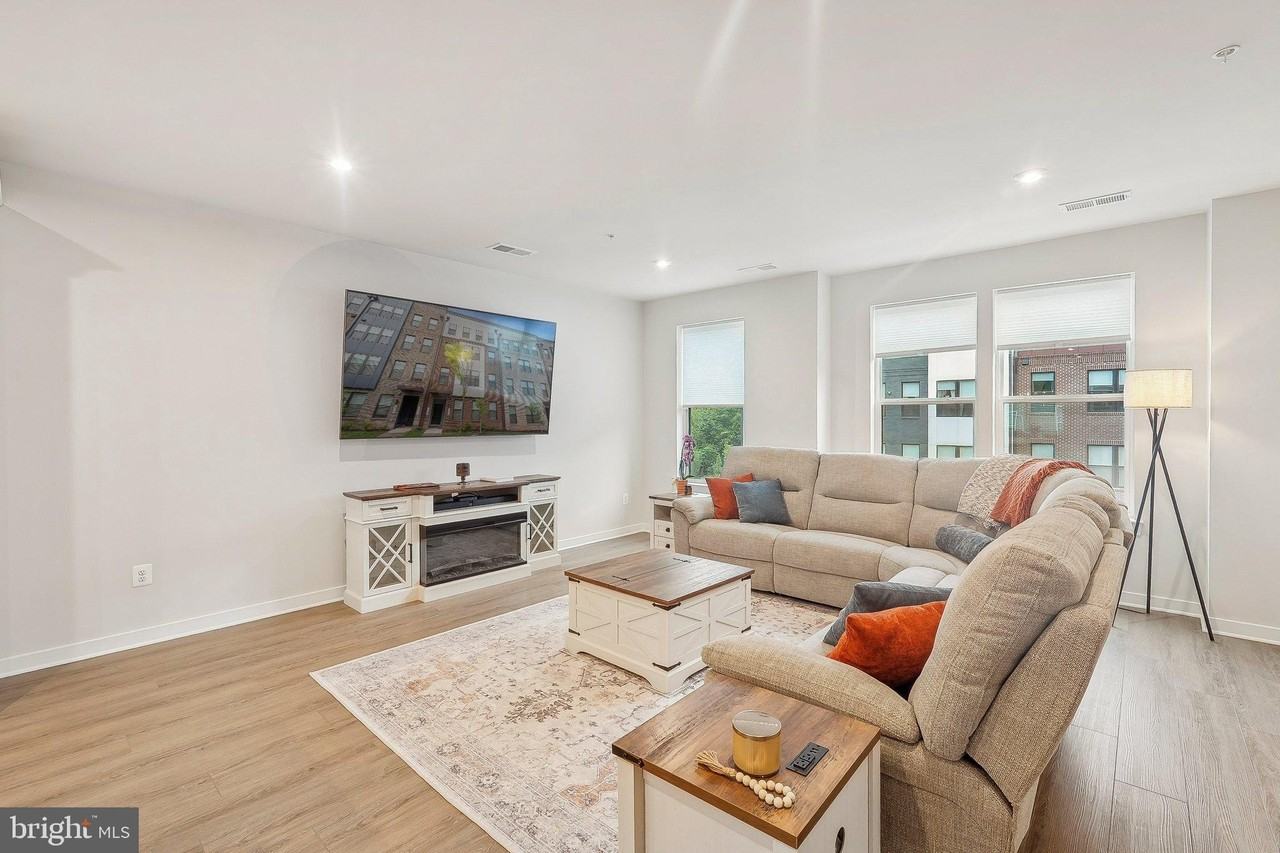 4610 Olivine Dr Unit 84 - Photo 5 of 40