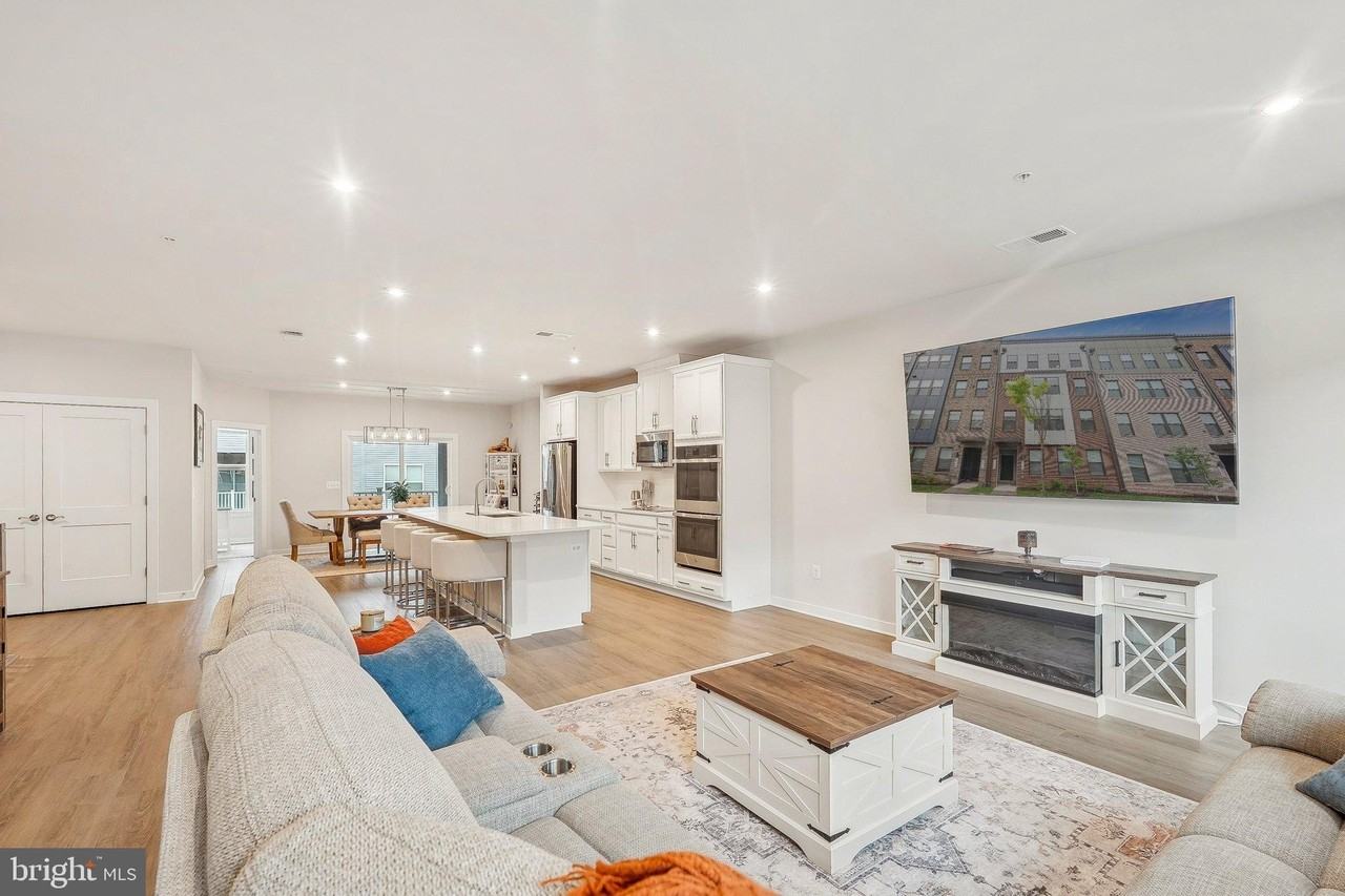 4610 Olivine Dr Unit 84 - Photo 6 of 40