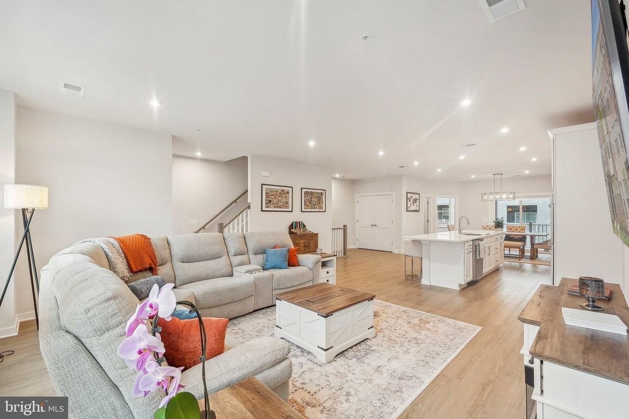 4610 Olivine Dr Unit 84 - Photo 7 of 40