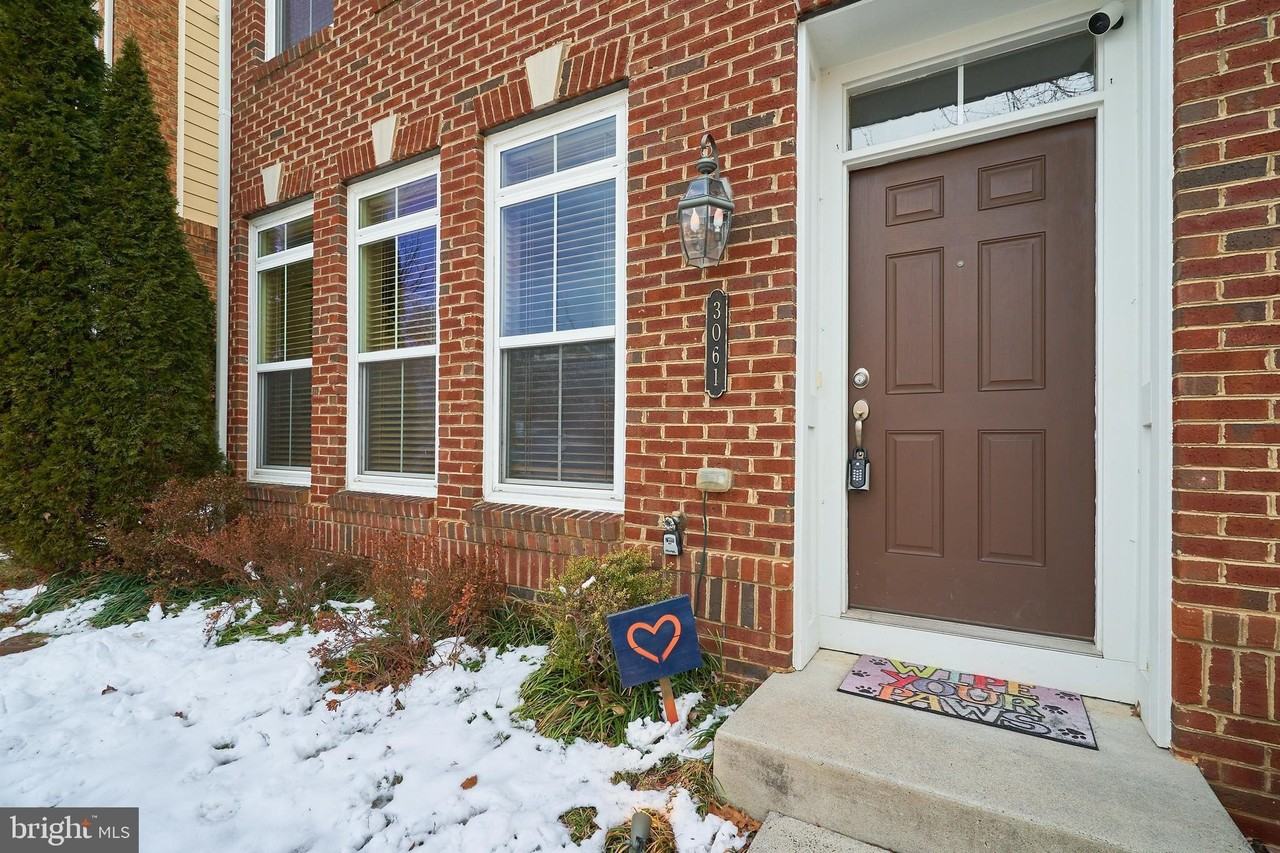 3061 Waterloo Ln - Photo 3 of 35