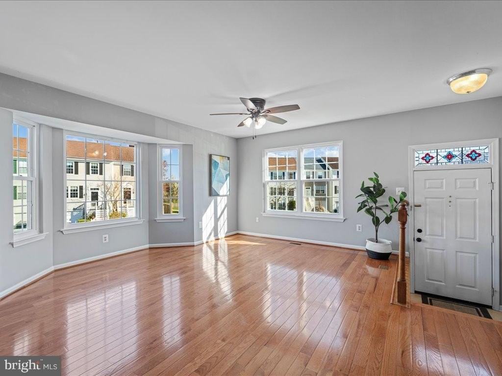 564 Radford Ter Ne - Photo 4 of 42