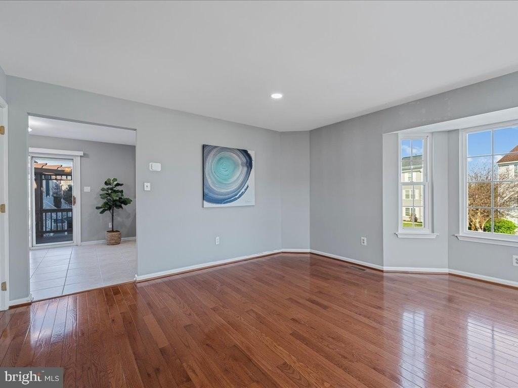 564 Radford Ter Ne - Photo 7 of 42