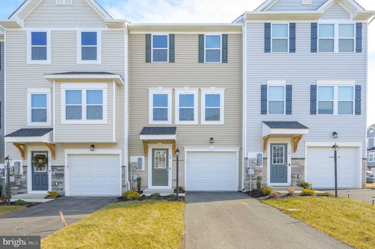 14 Trotting Rd - Photo 3 of 50