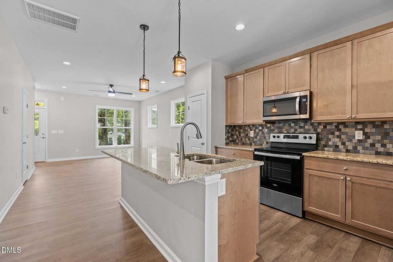 214 N Guthrie Ave Apt B - Photo 4 of 26