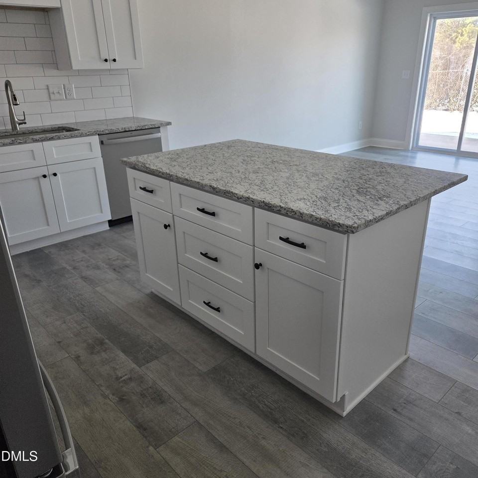 253 N Hickory St - Photo 3 of 4