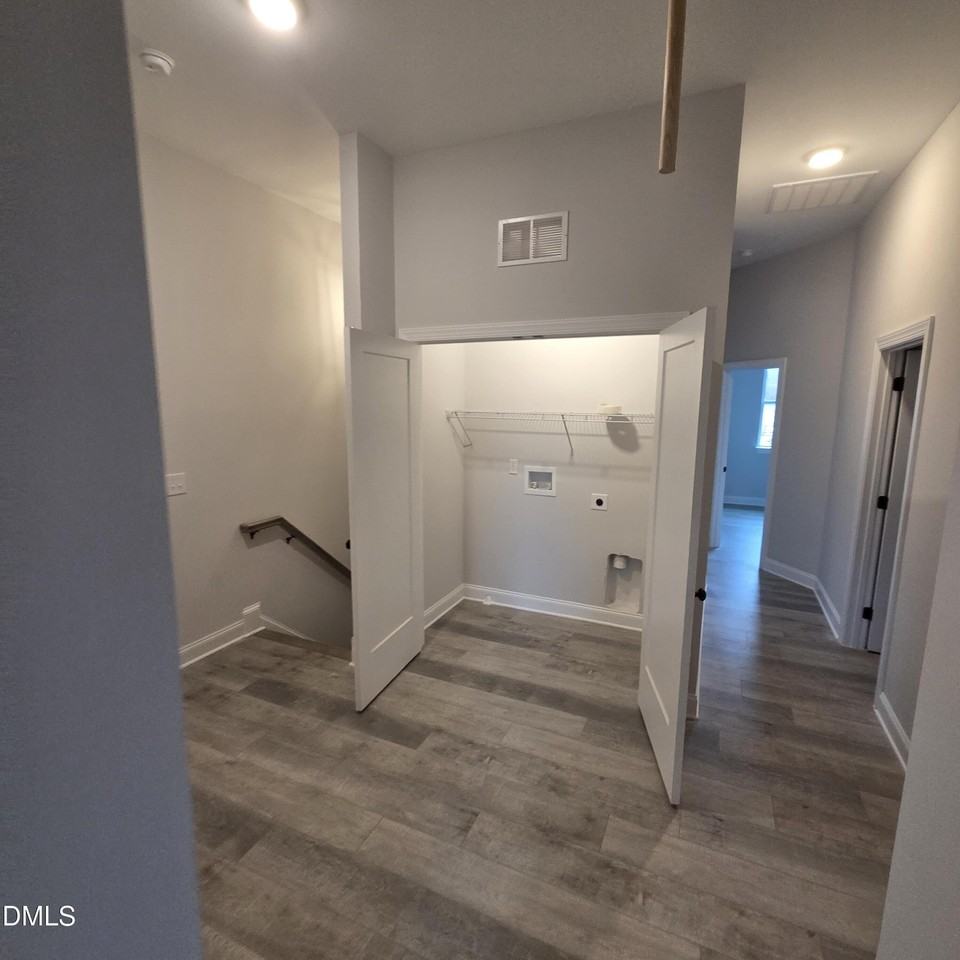 245 N Hickory St - Photo 4 of 5