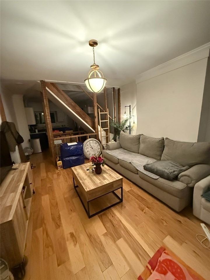 518 54th St - Photo 2 of 11