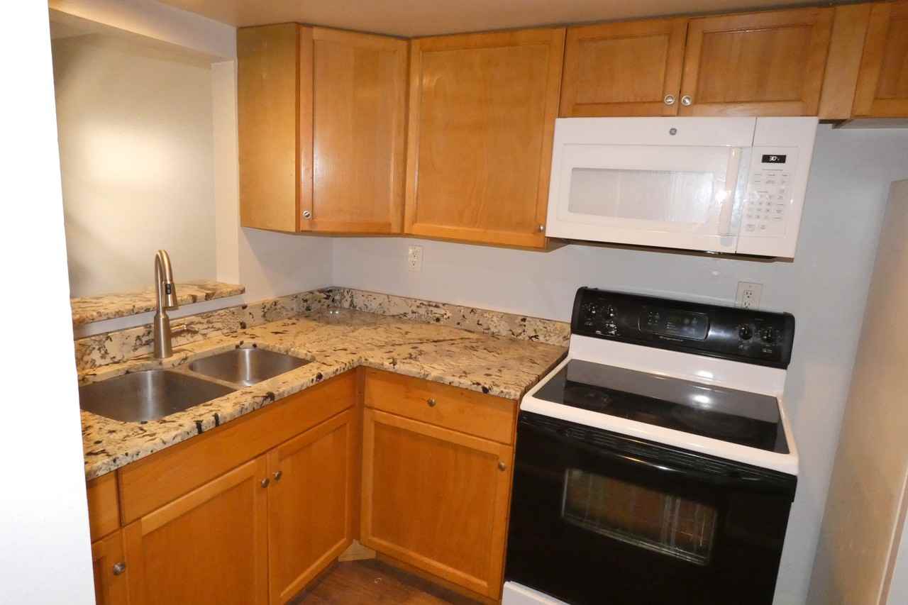 121 3rd Avenue North #302 - Photo 7 of 11